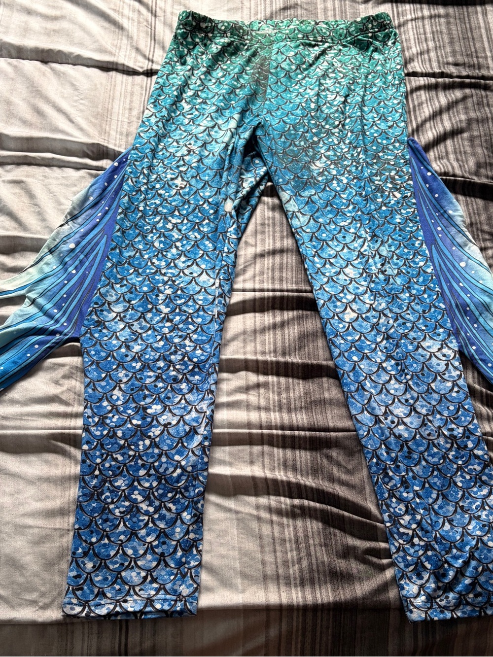 Blue-Green Mermaid Scale Leggings - Women's Stretch Pants